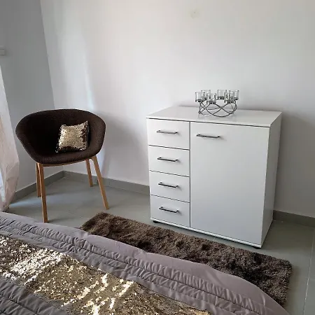 Fl12 Apartman *